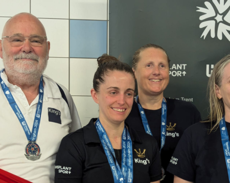 Simon with team at the World Transplant Games