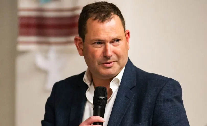 Alan Bolchover giving a speech 